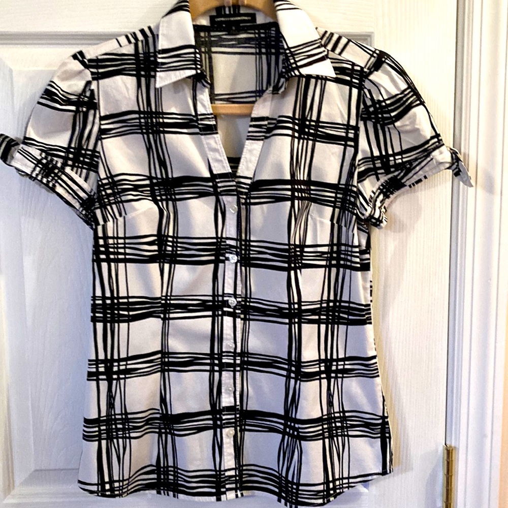 Express Design Studio women’s button up, black & white. Small